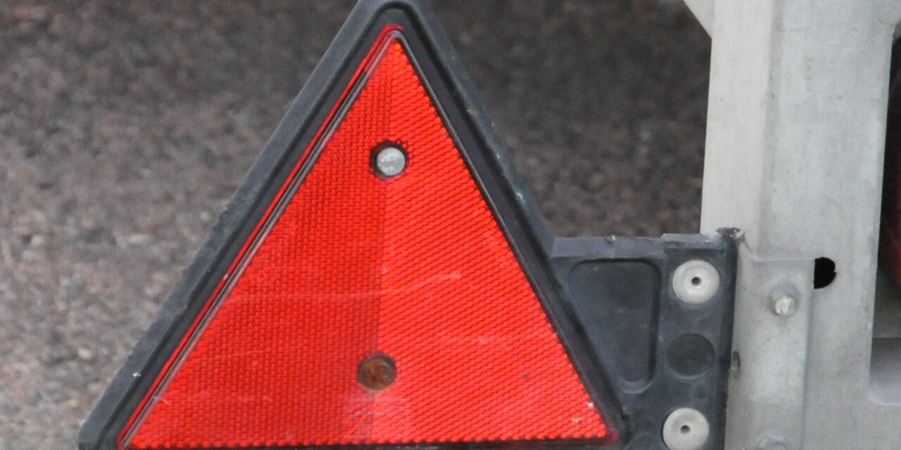 Does a Missing Rear Reflector Cause an MOT Failure?