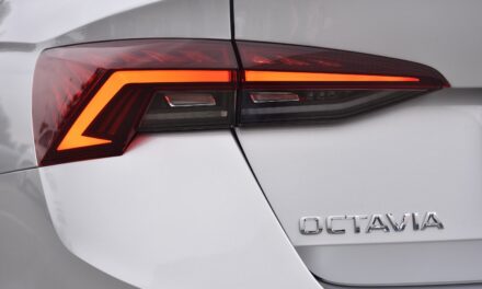 Skoda Octavia Rear Light Cluster Moisture: Can It Cause an MOT Failure?