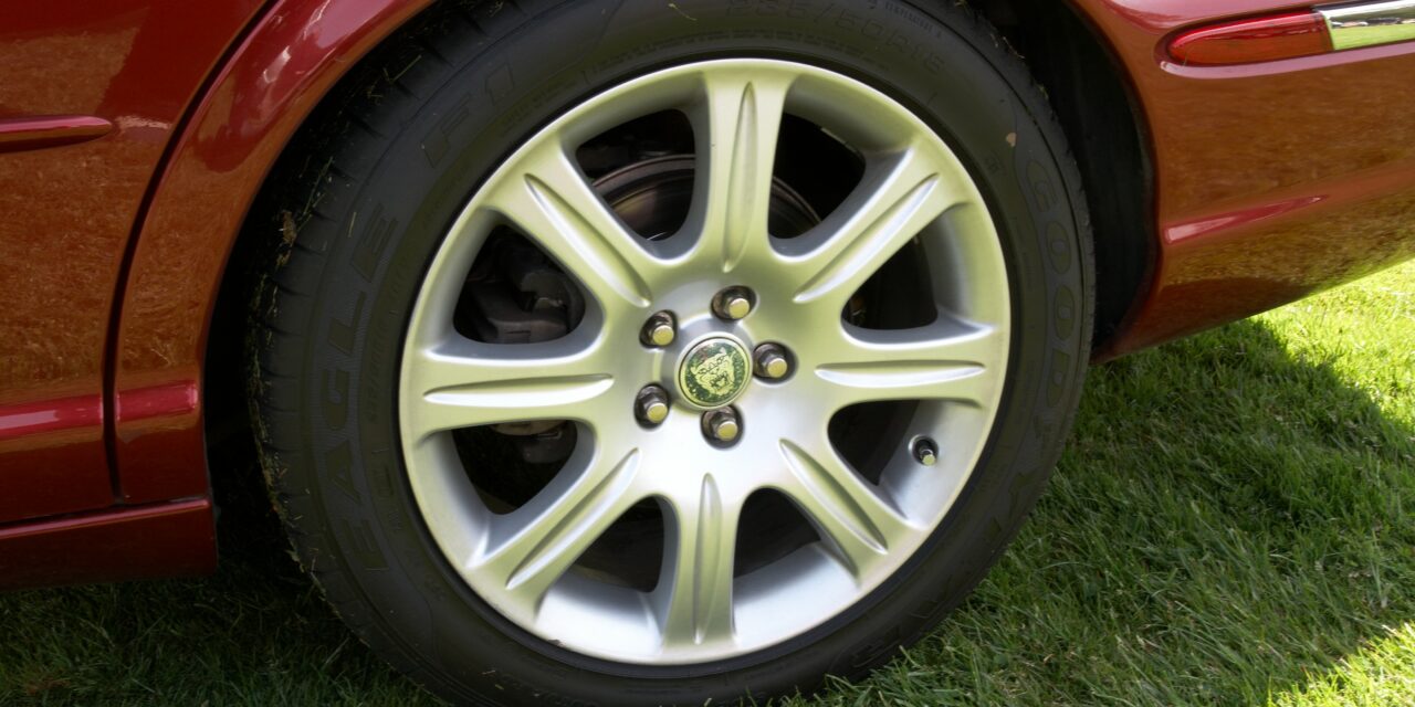 Alloy wheel refurbishment cost UK: what you’ll usually pay in 2026