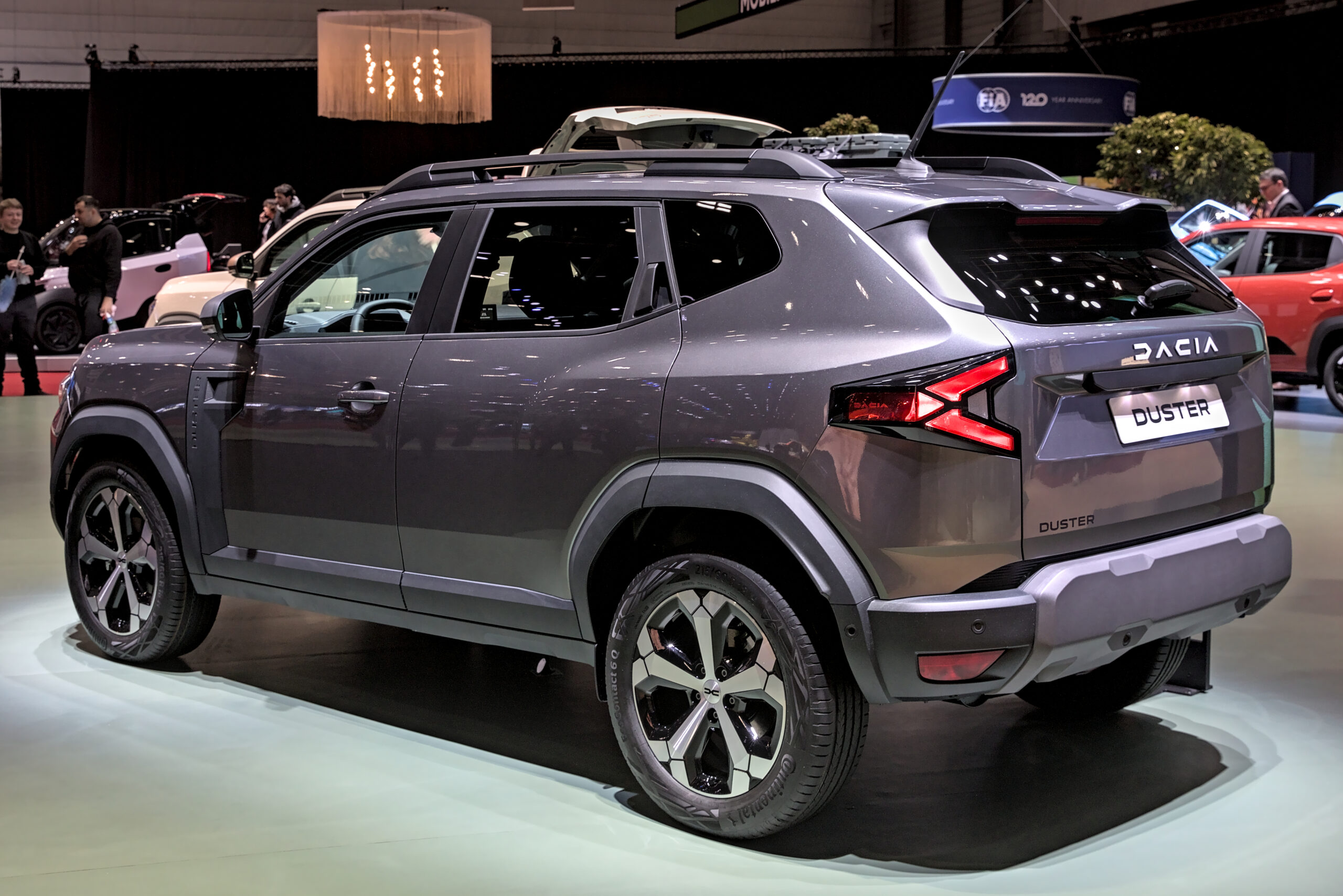 Dacia Duster III front three-quarter view