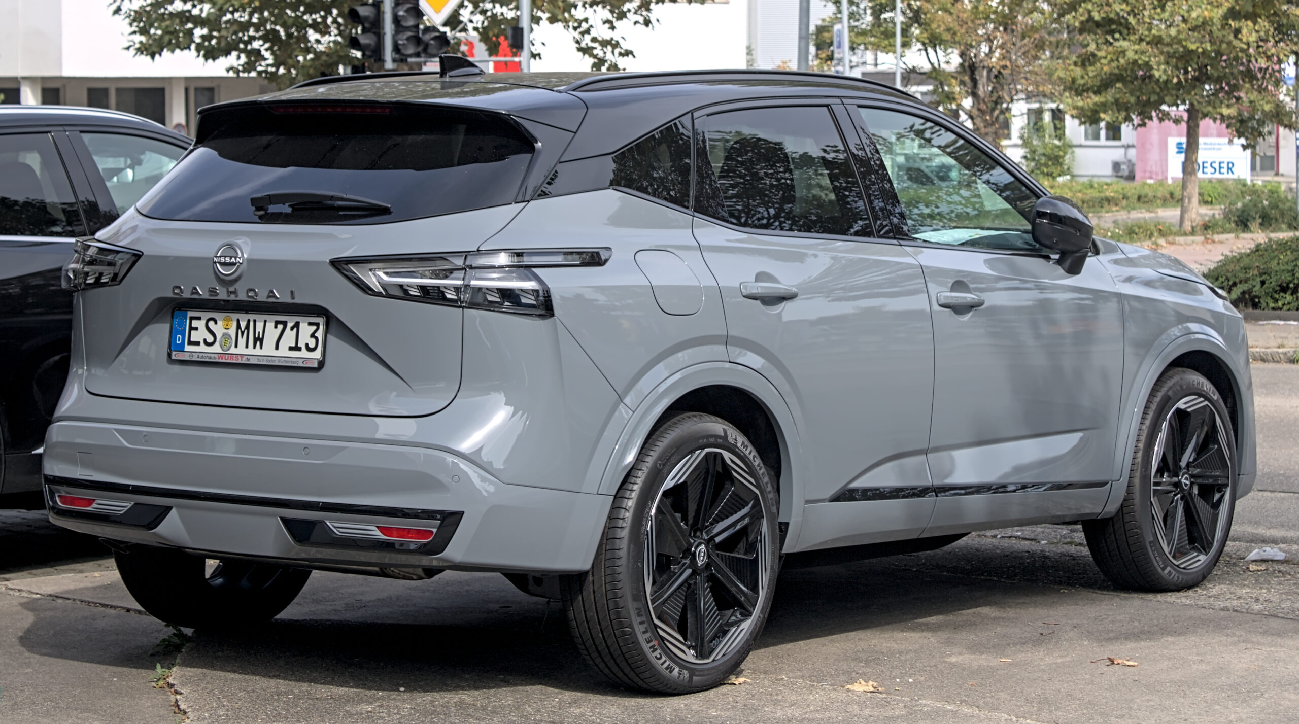 2024 Nissan Qashqai front three-quarter view