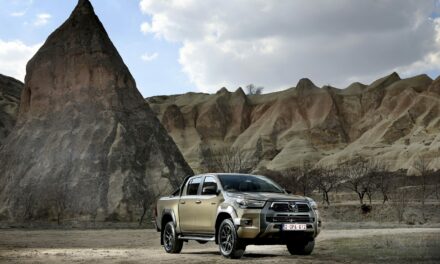 Buying a tow car? Read the plates and weight limits before you choose
