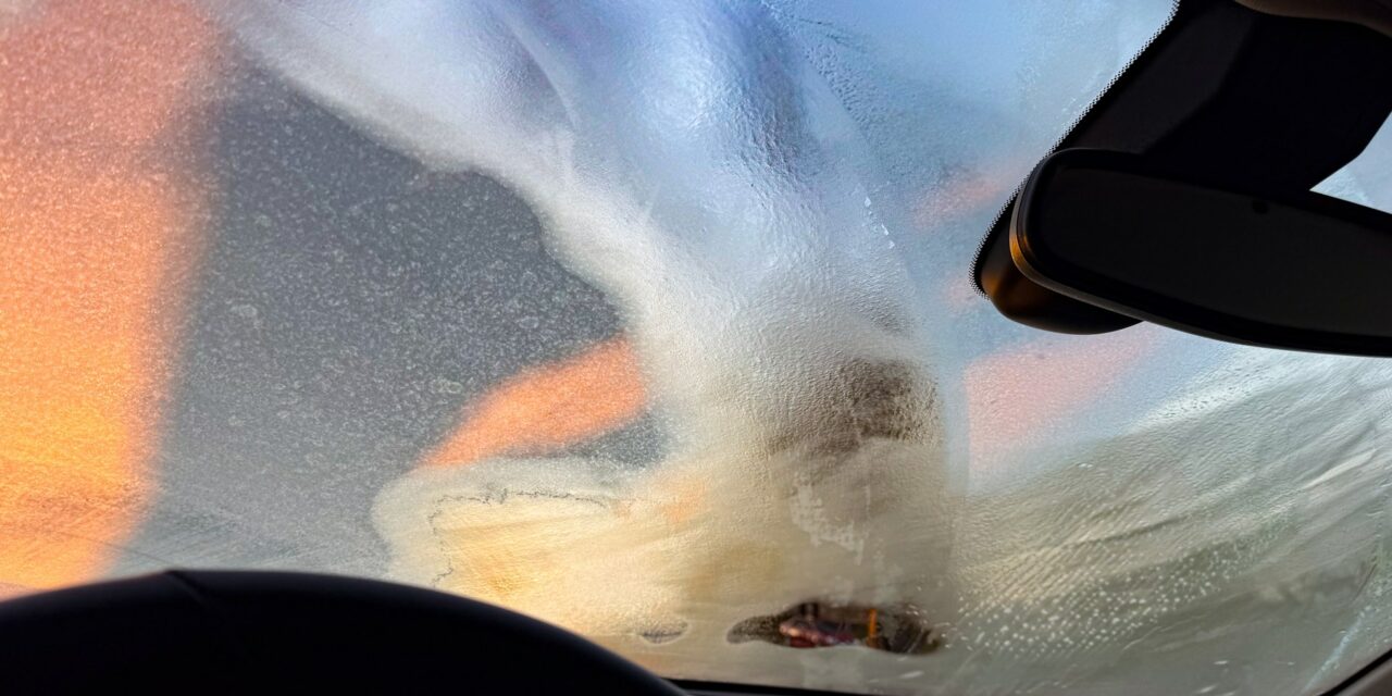 A frost peephole is not enough: clear your windscreen properly before you drive