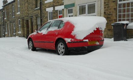 Is it illegal to leave your engine running while parked? The UK answer